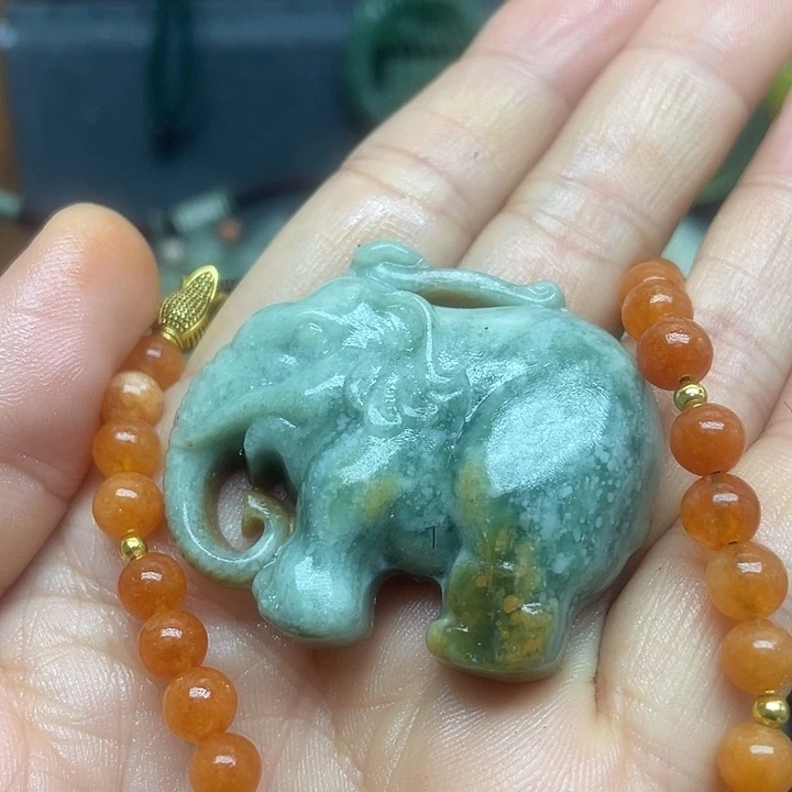 未镶嵌蛇纹石玉颈饰