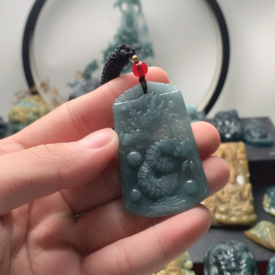 翡翠未镶嵌颈饰无