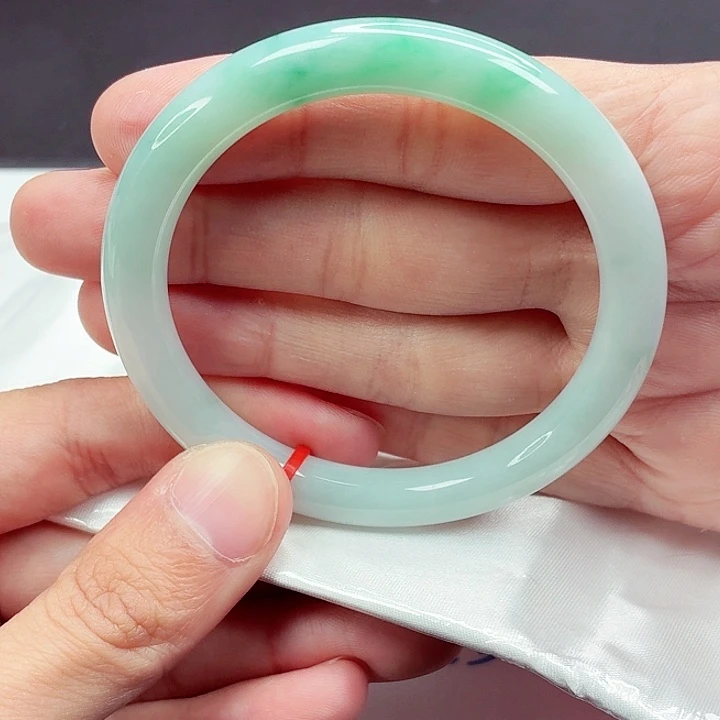 翡翠未镶嵌手镯56圈口