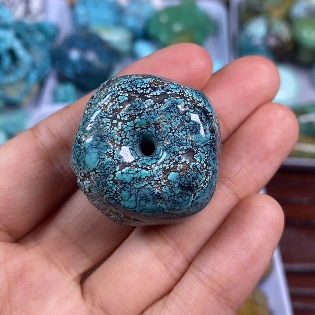 绿松石未镶嵌颈饰