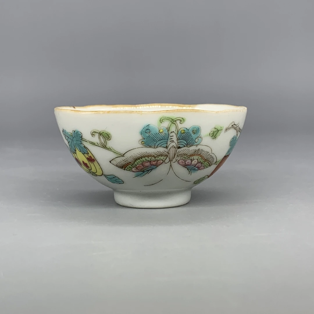 32509114*清同治粉彩瓜蝶连绵纹杯/瓷器三/江苏省文物总店/MM