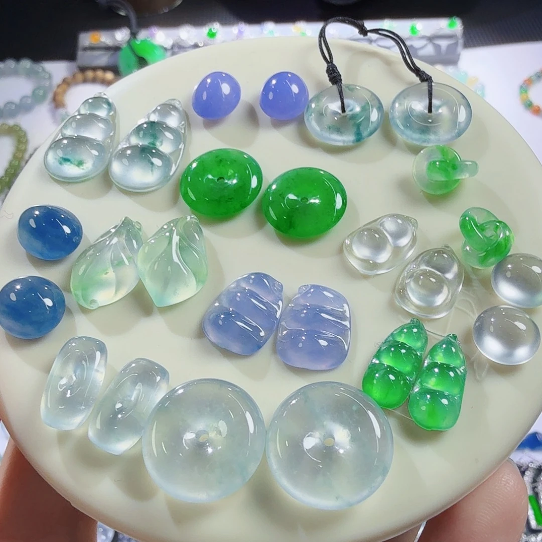 翡翠未镶嵌颈饰欢迎点菜