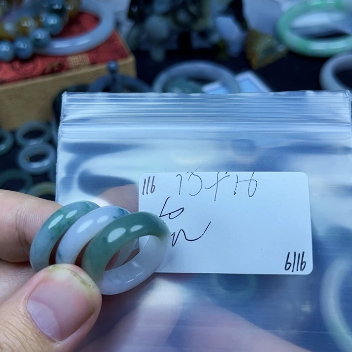 翡翠戒指未镶嵌翡翠