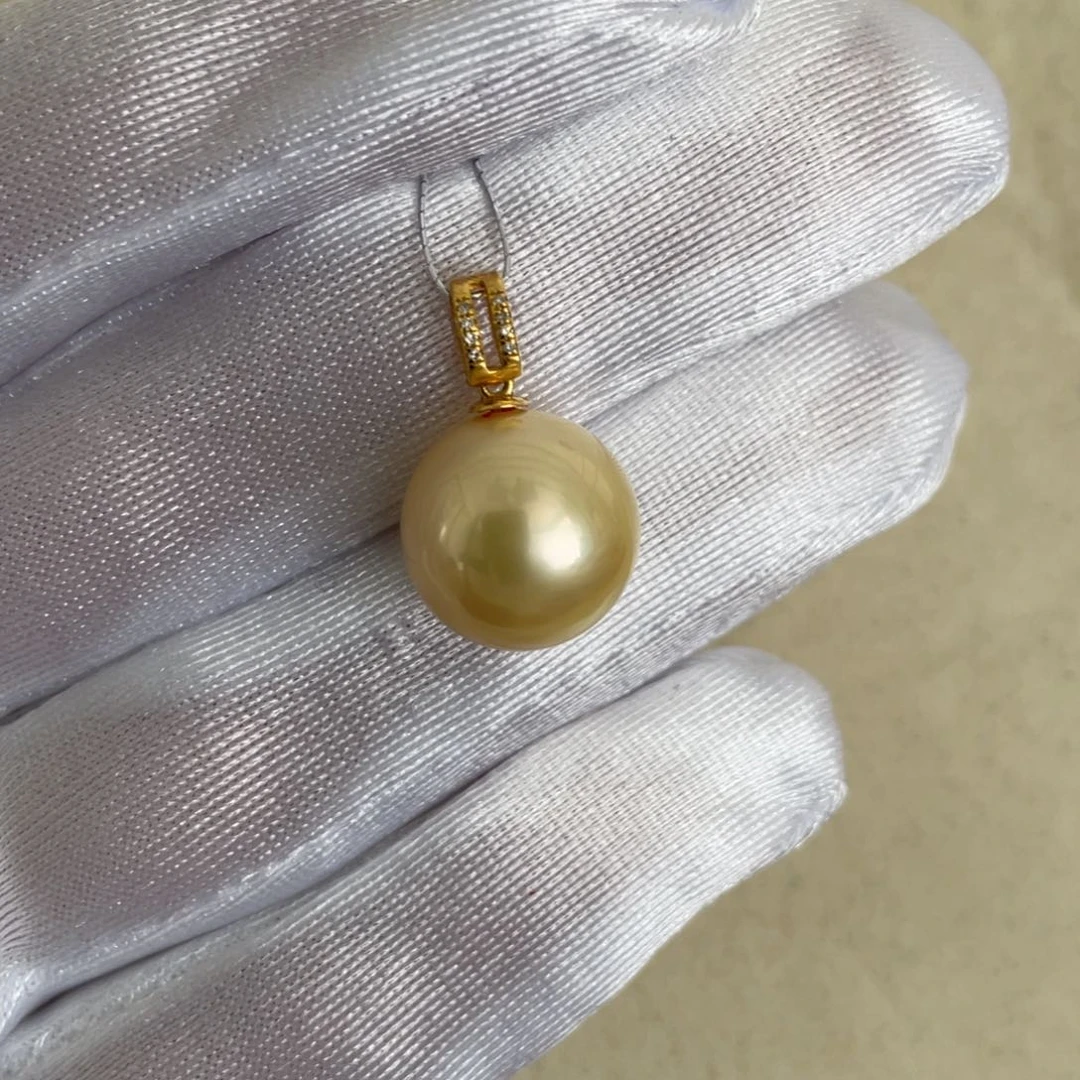 18K金镶嵌海水珍珠吊坠(不含链)13.3mm