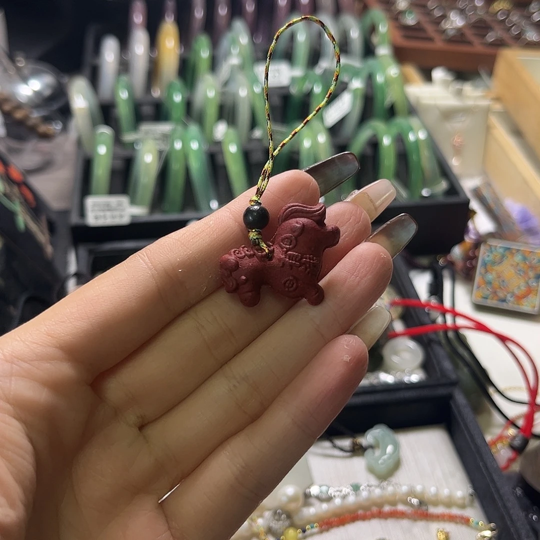 石英质玉未镶嵌颈饰