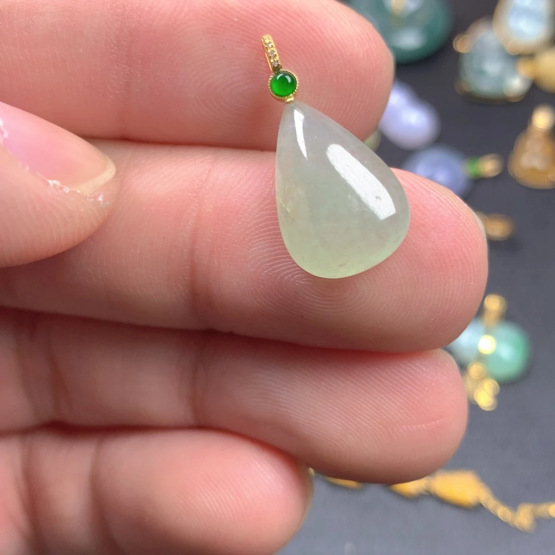 【闪购商品】颈饰18K金镶嵌翡翠翡翠