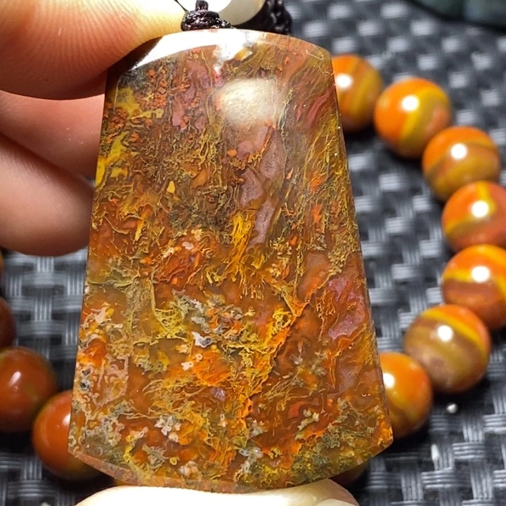 玛瑙/玉髓颈饰未镶嵌白****Q