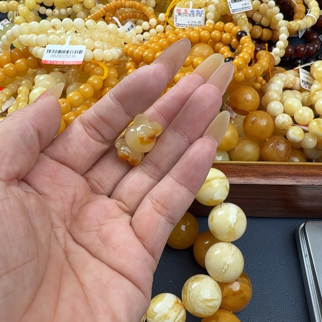 琥珀未镶嵌珠宝奇石