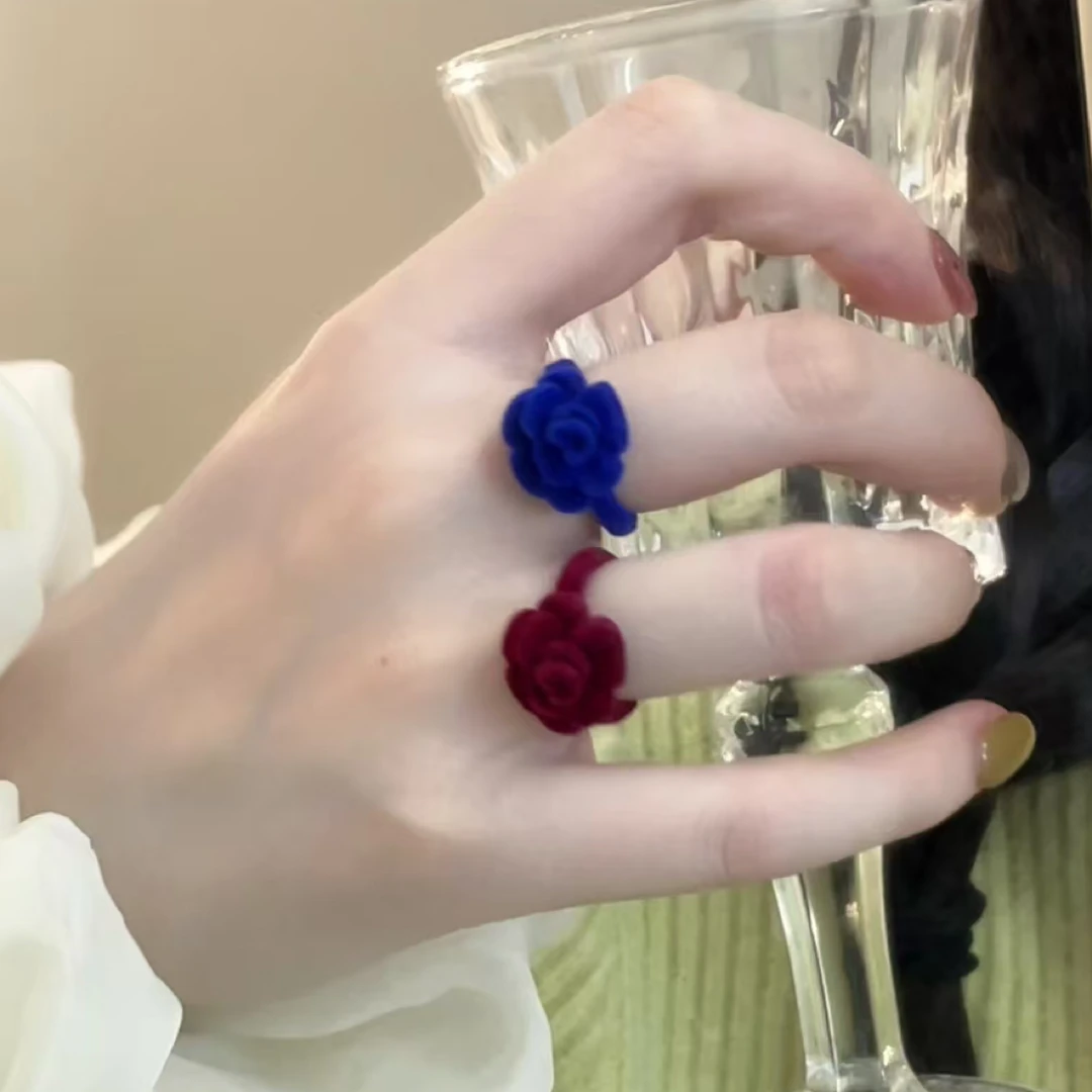 合金戒指 秋冬植绒玫瑰花朵开口戒指甜美高级感小众ins风食指戒