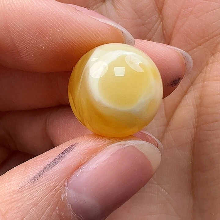 蜜蜡未镶嵌珠宝奇石