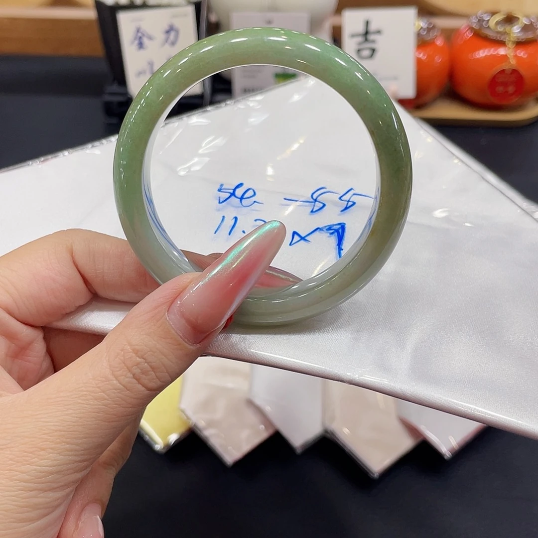 翡翠未镶嵌手镯天然翡翠A货