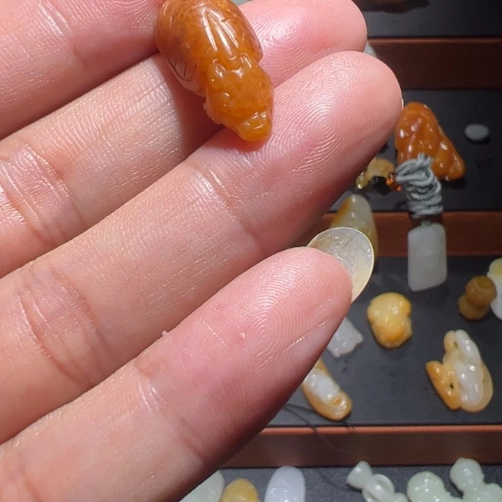 未镶嵌和田玉车挂