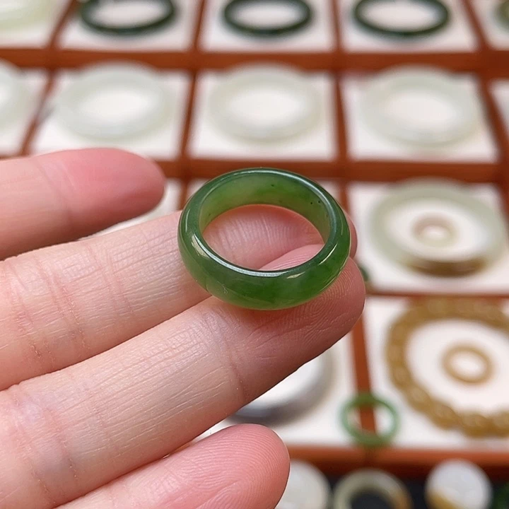 秒***和田玉（碧玉）未镶嵌戒圈