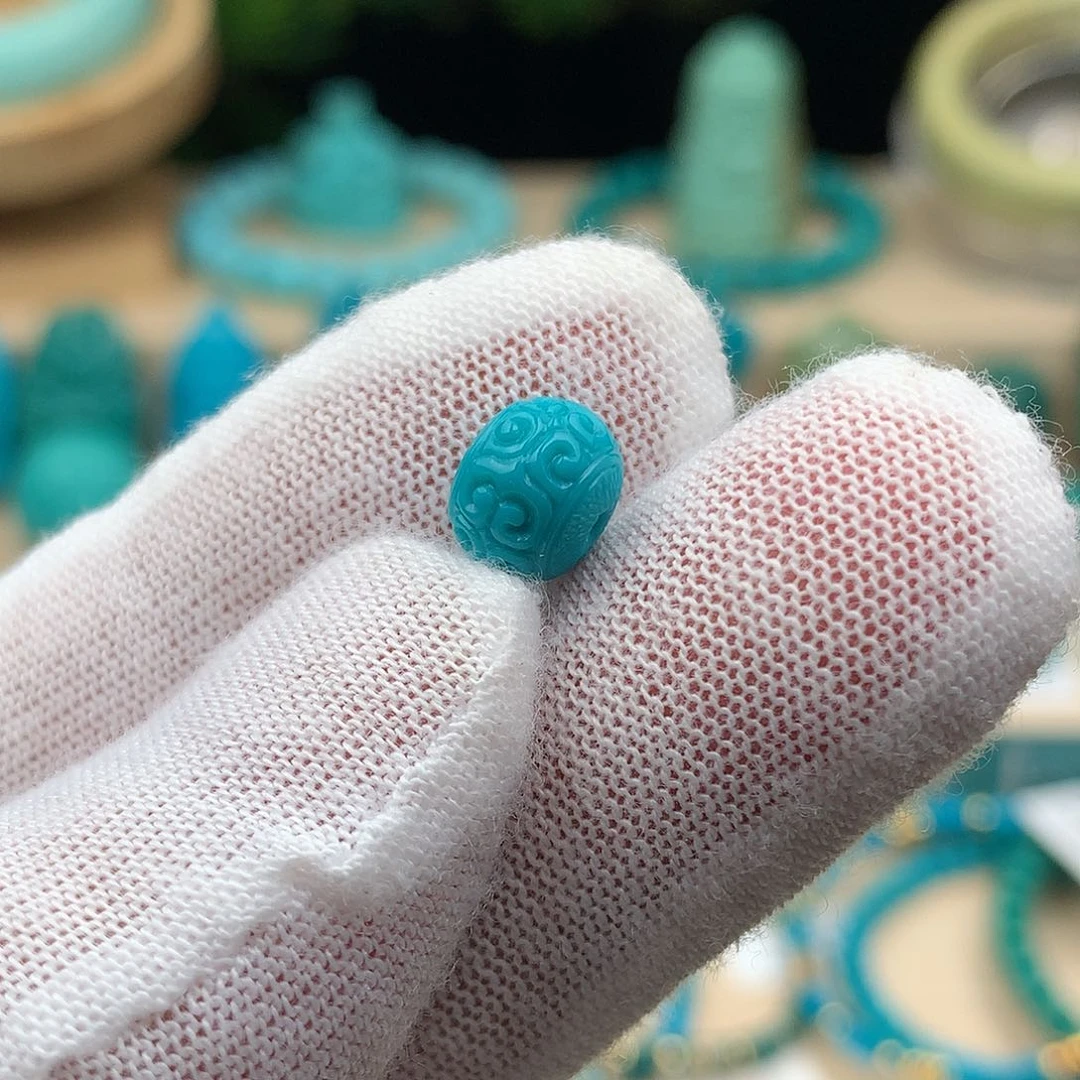 绿松石未镶嵌颈饰