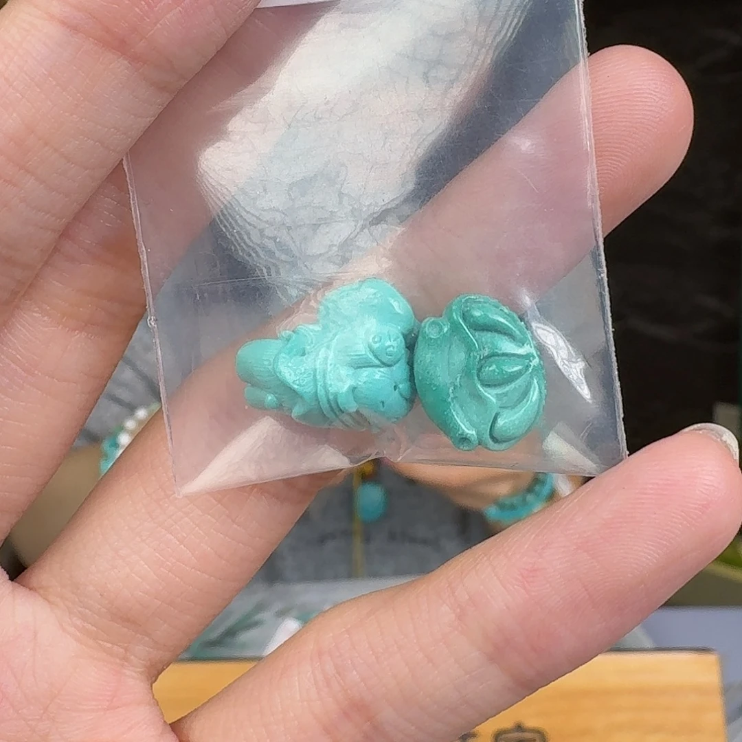 绿松石未镶嵌挂件