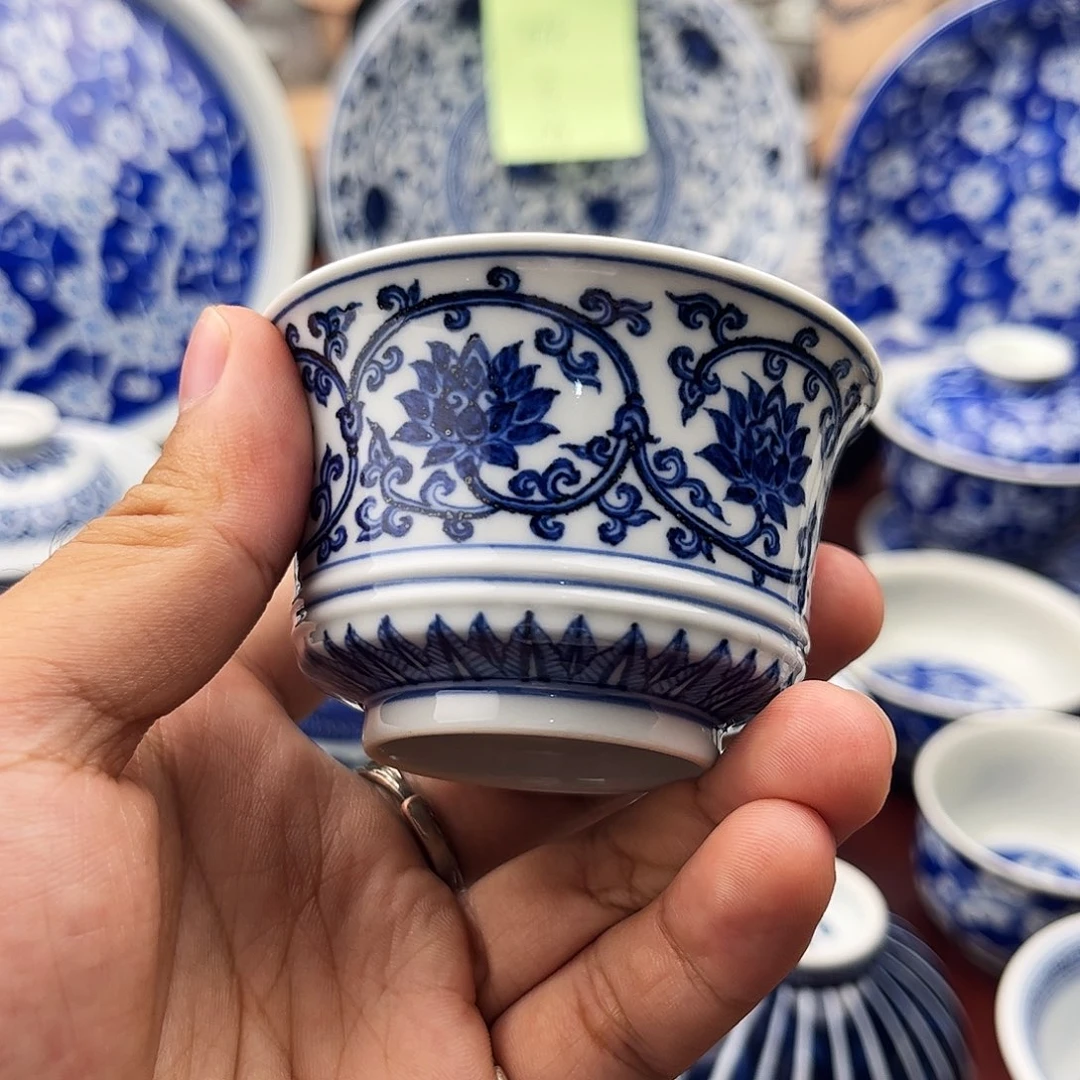 景德镇手绘缠枝莲小马蹄 微瑕