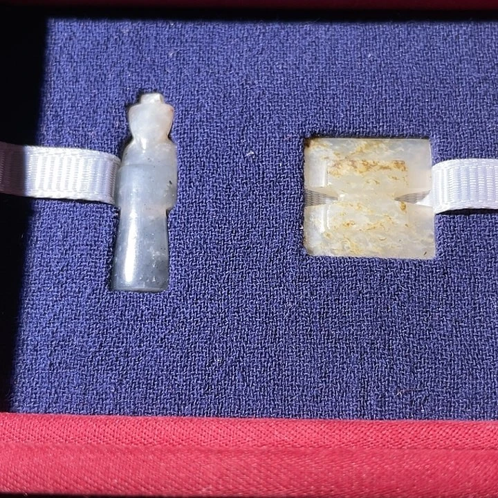 居***士瓷片哈哈哈哈哈哈呼呼呼