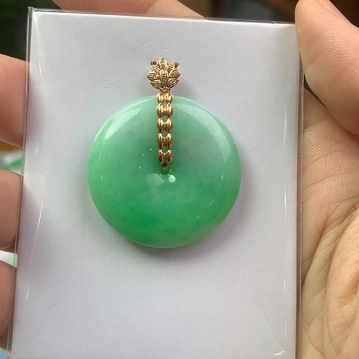翡翠18K金镶嵌颈饰翡翠首饰