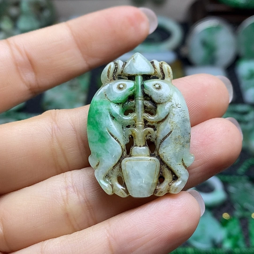 翡翠挂件未镶嵌缅甸天然翡翠玉兔