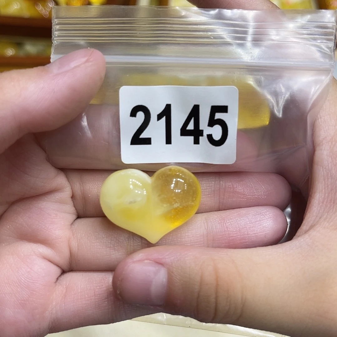 琥珀未镶嵌颈饰蜜蜡