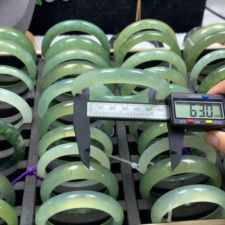 未镶嵌蛇纹石玉手镯30