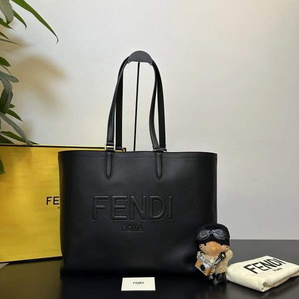 芬迪/包包/95新/市场价18900/250806zb0025