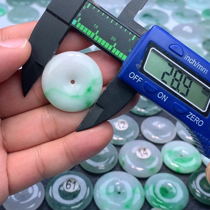 翡翠颈饰未镶嵌缅甸天然A货翡翠