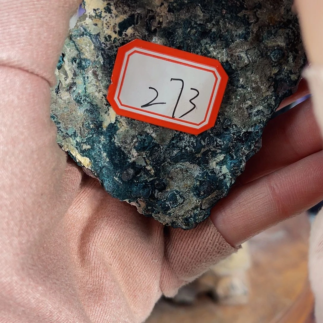 水晶随形摆件未镶嵌