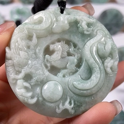 翡翠颈饰未镶嵌龙马精神两面工福利