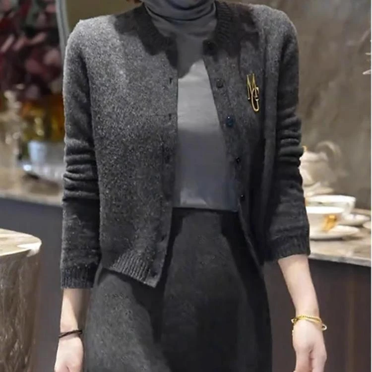 【奥莱撤柜】深灰色长袖针织开衫女美式秋季新款轻奢高级感时尚减龄