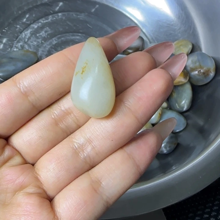 何***财未镶嵌和田玉把件