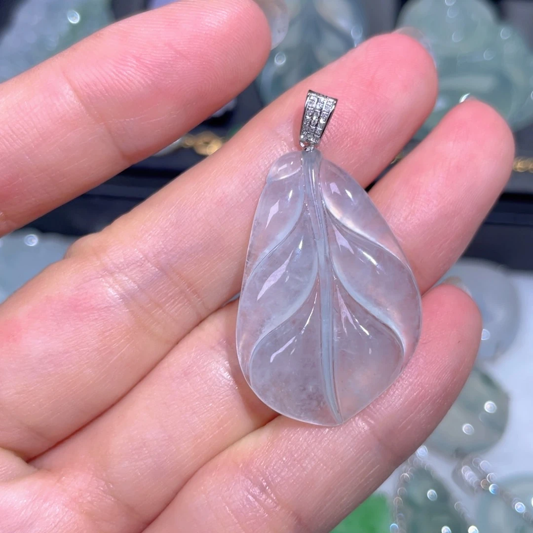 颈饰18K金镶嵌翡翠翡翠