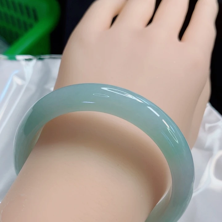 翡翠未镶嵌手镯55圈口