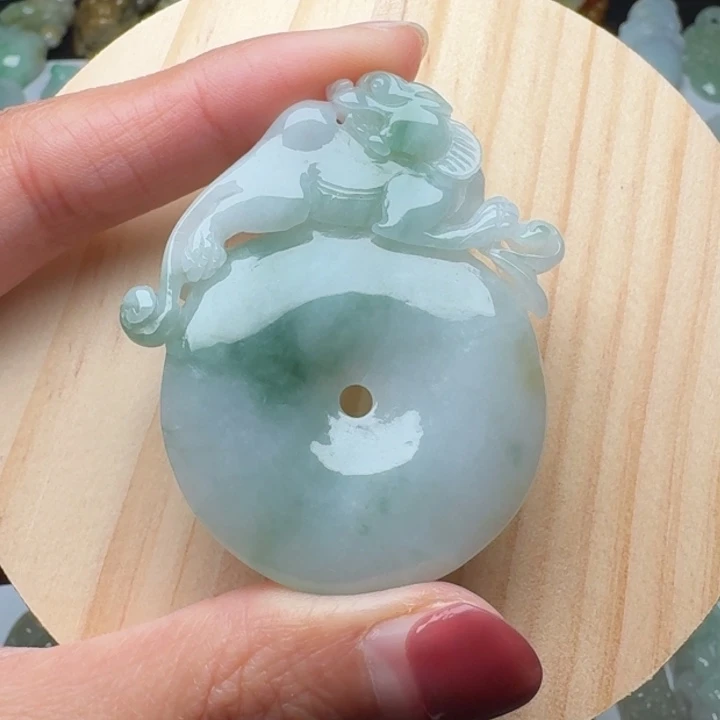 翡翠未镶嵌颈饰貔貅平安扣