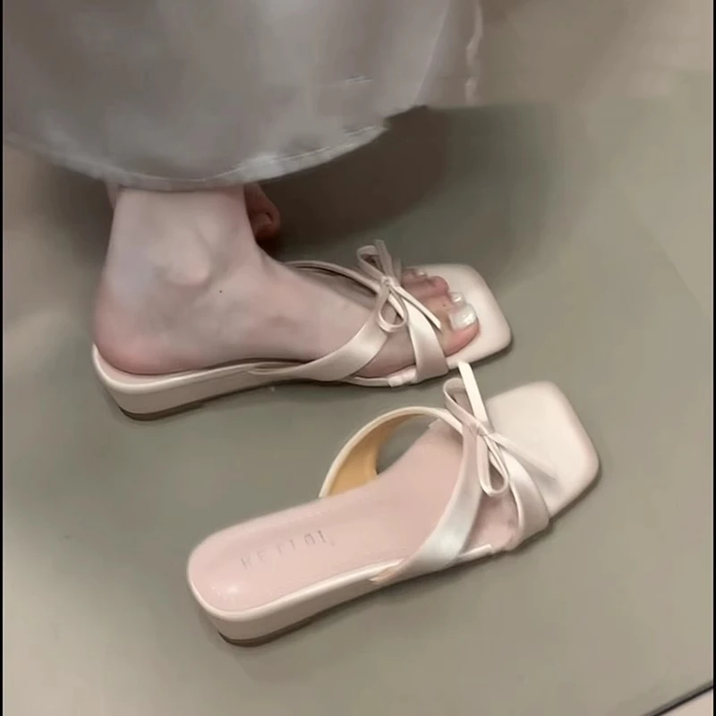 爆款软底~法式绝美绸缎交叉带露趾凉鞋女2025新款方头厚底凉拖鞋