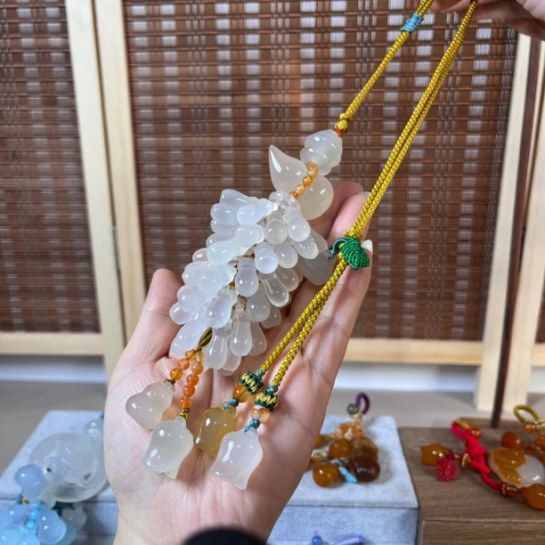 天然玉髓玛瑙汽车挂件八宝翘角葫芦钱袋子车内后视镜挂件