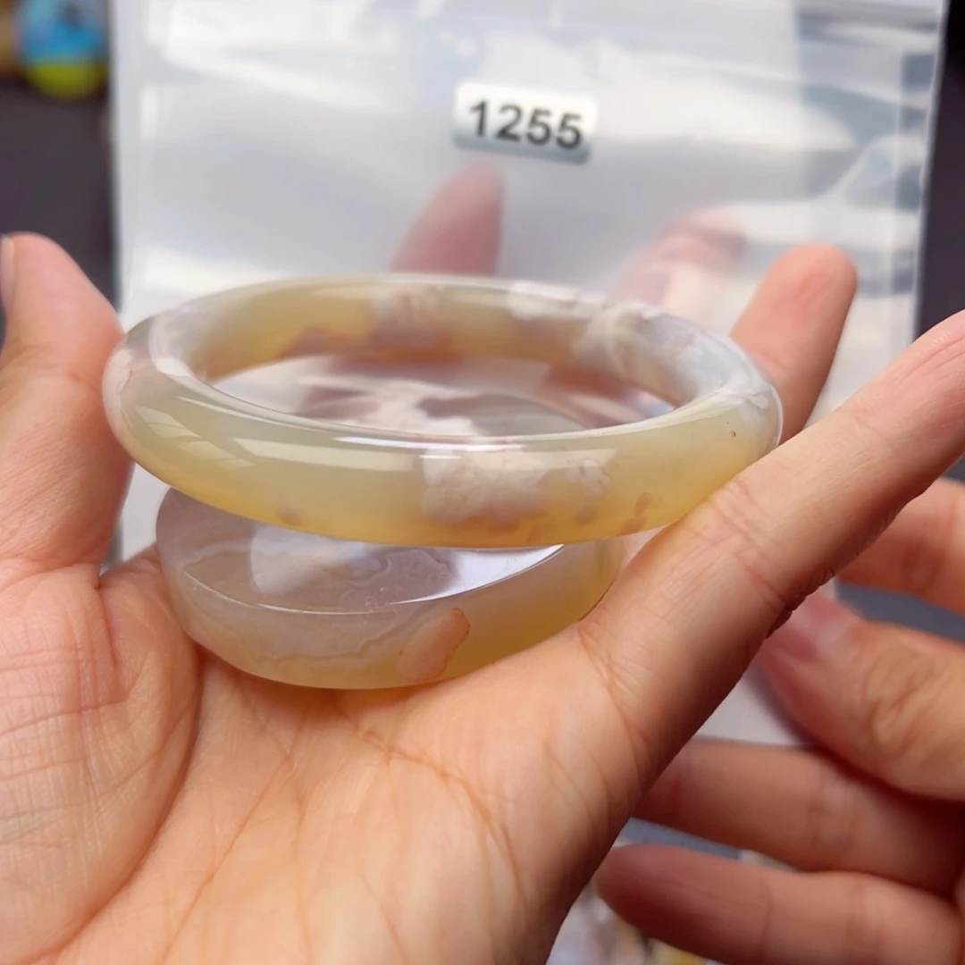 未镶嵌手镯玛瑙/玉髓本****?