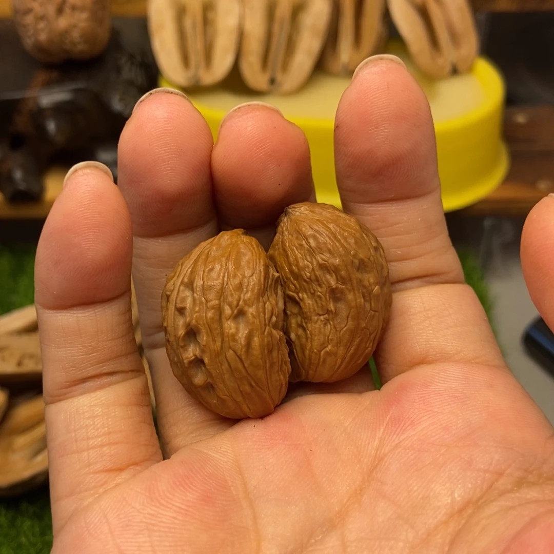 凯***吊坠文玩核桃秋子