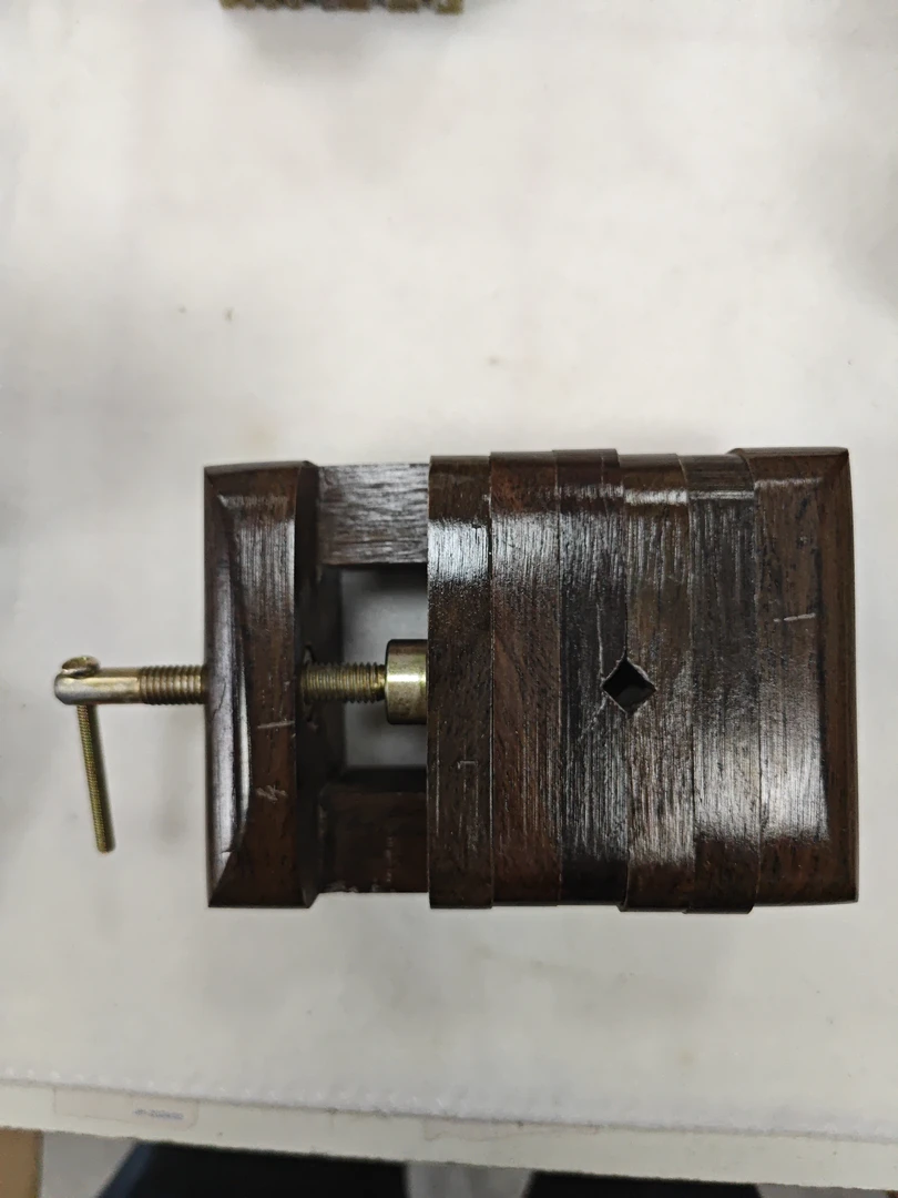 【普通款】黑檀木色（8.5*12cm）篆刻印床一个