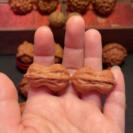 文玩核桃吊坠小花生