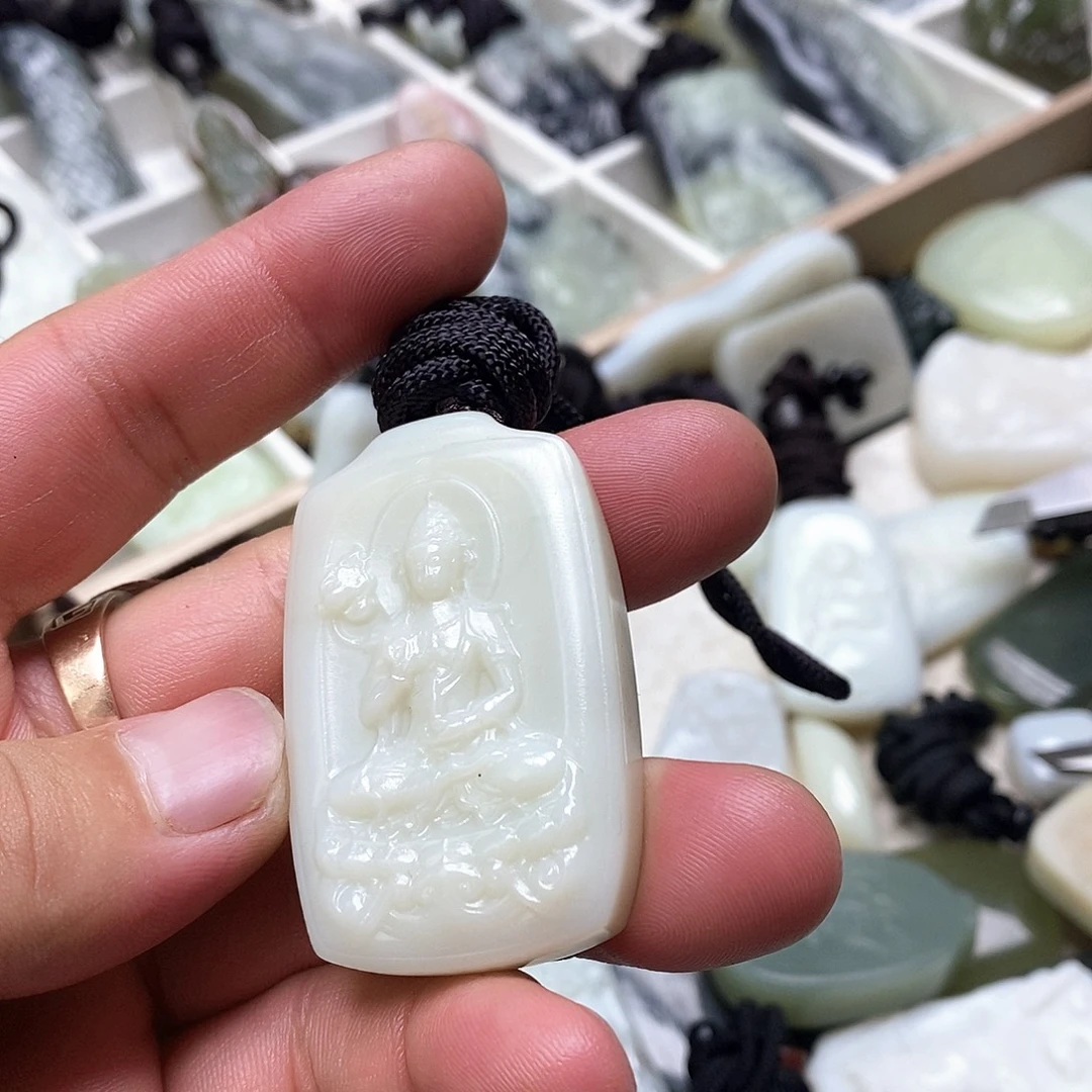 颈饰未镶嵌和田玉