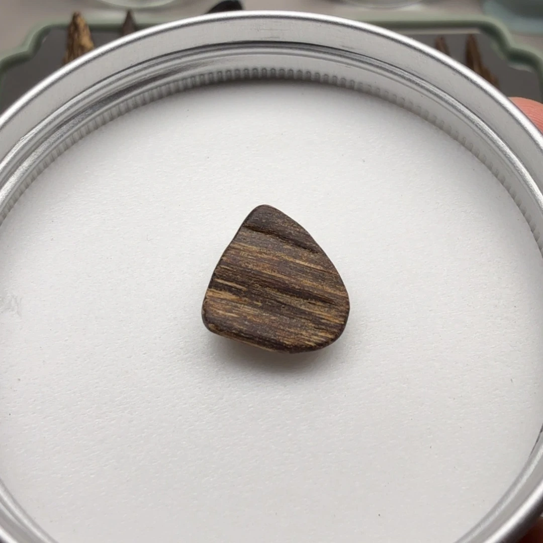 沉香碎屑沉香正区达拉干沉水0.56克