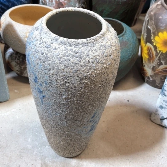 罐默认微瑕，有孔编号18-207