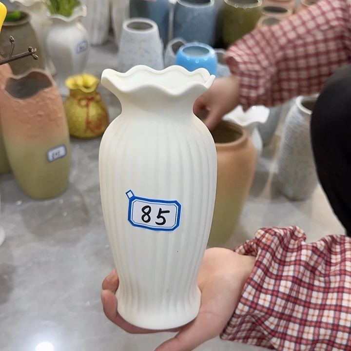 瓶85号磨砂陶瓷高20厘米微瑕一个