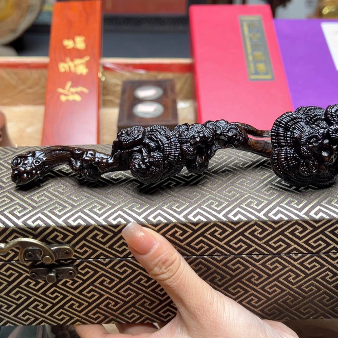 大叶紫檀（黑酸枝木类）