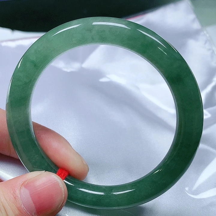 翡翠手镯（圆镯）未镶嵌翡翠手镯未镶嵌