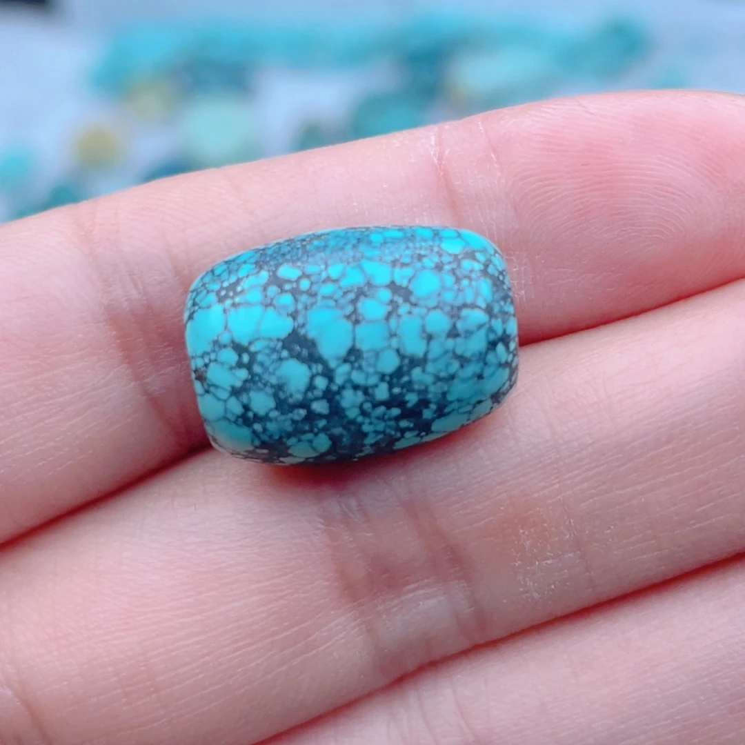 绿松石珠宝奇石未镶嵌透*人