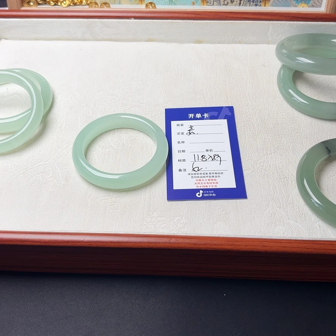 嘉***H未镶嵌手镯石英质玉