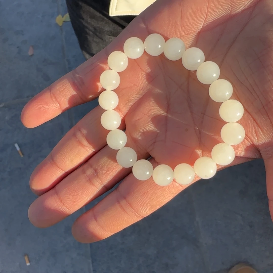 和田玉未镶嵌颈饰卡10点白玉