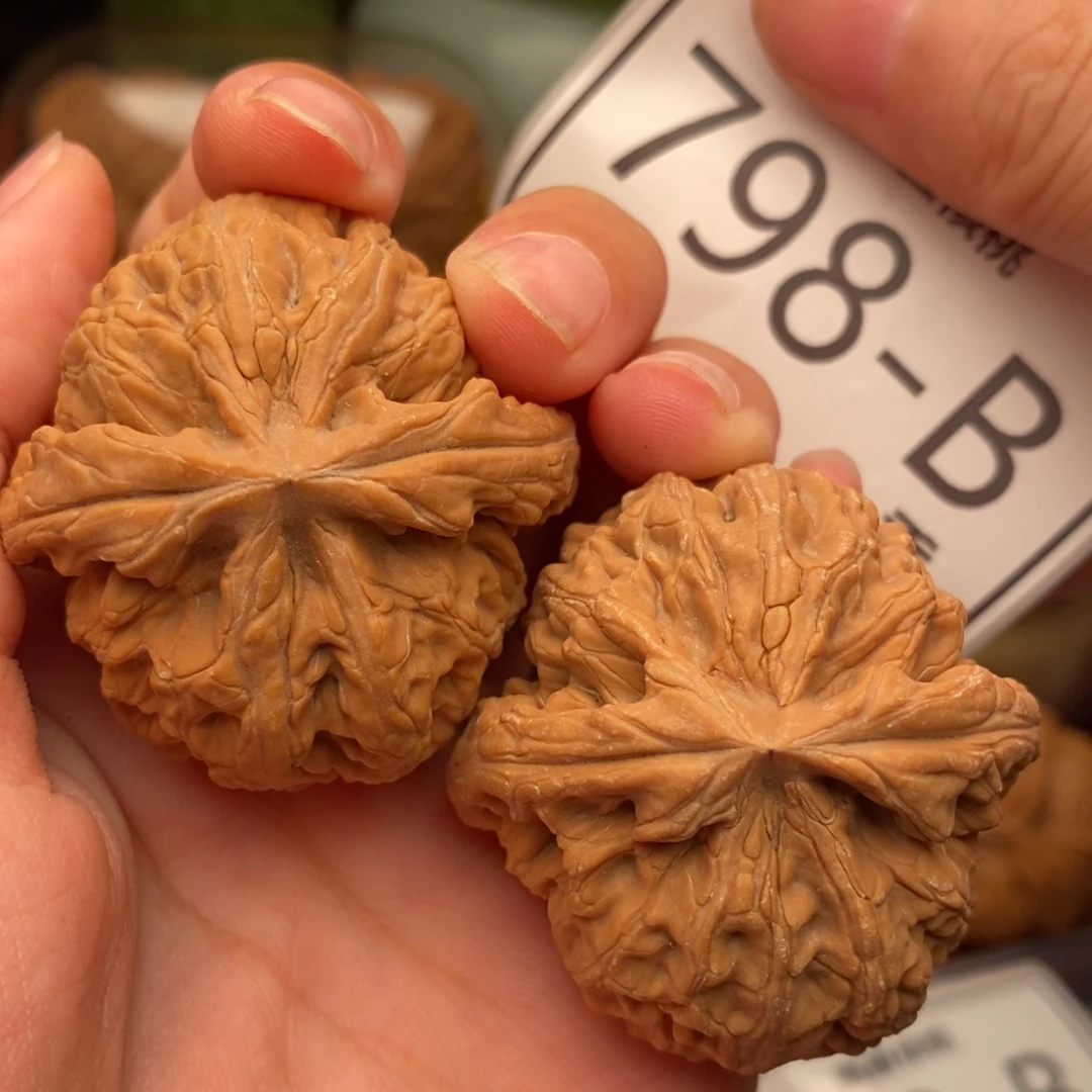 淡***然把件文玩核桃红锦鲤41……